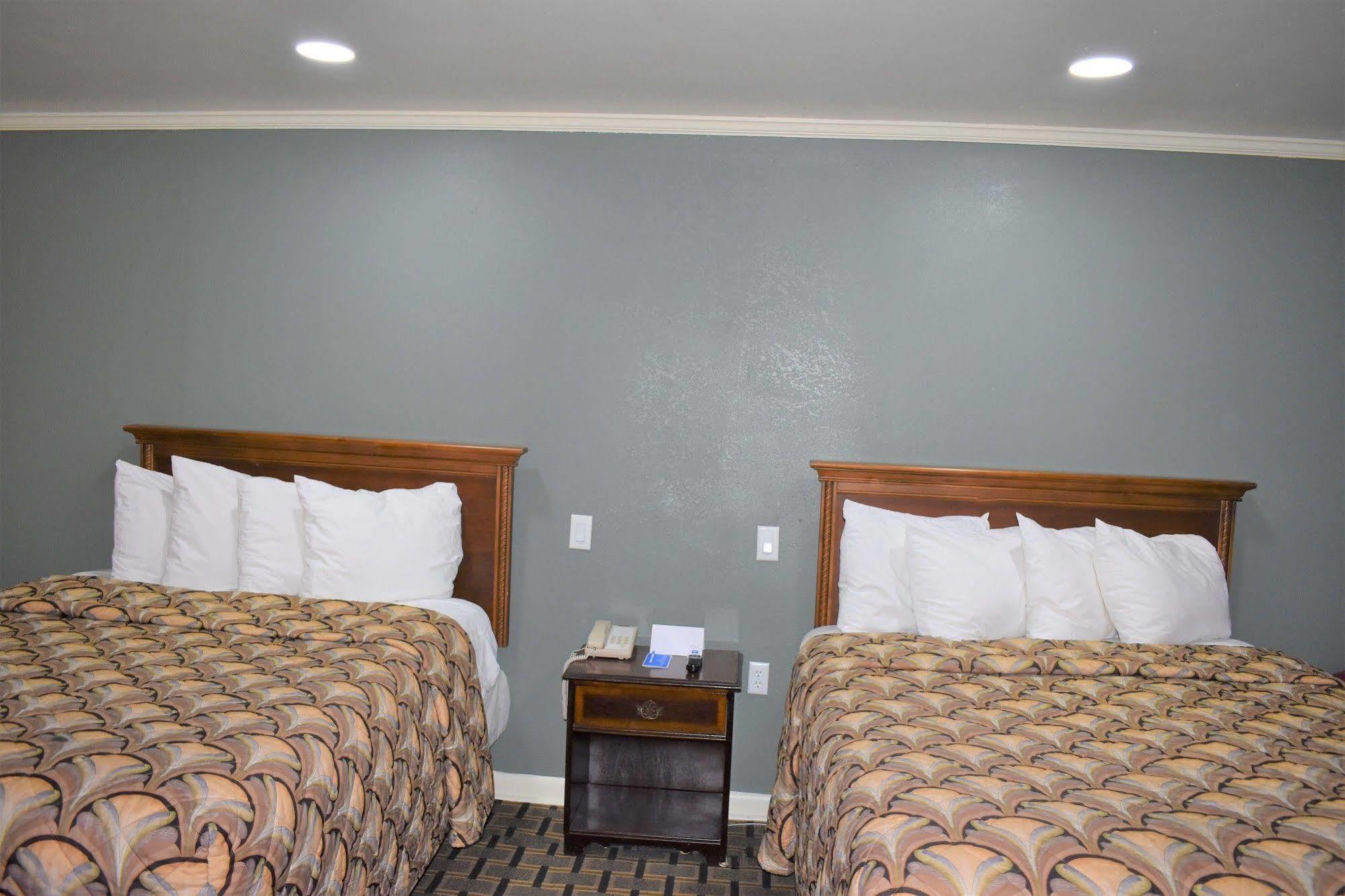 Rodeway Inn Swainsboro Exterior foto